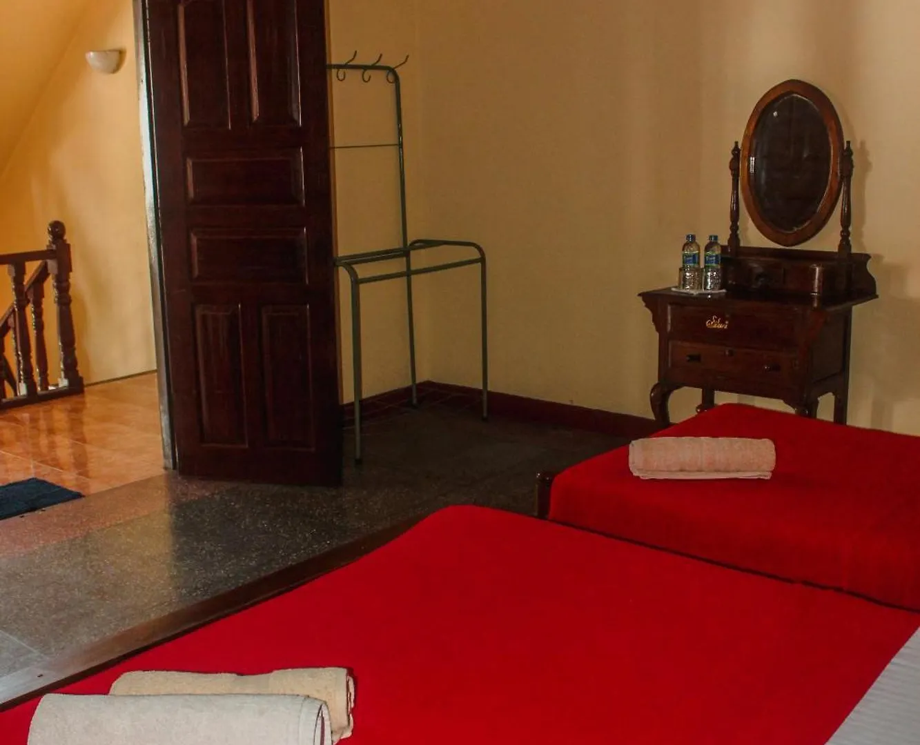 Spice & Herb Rooms & Food Kandy